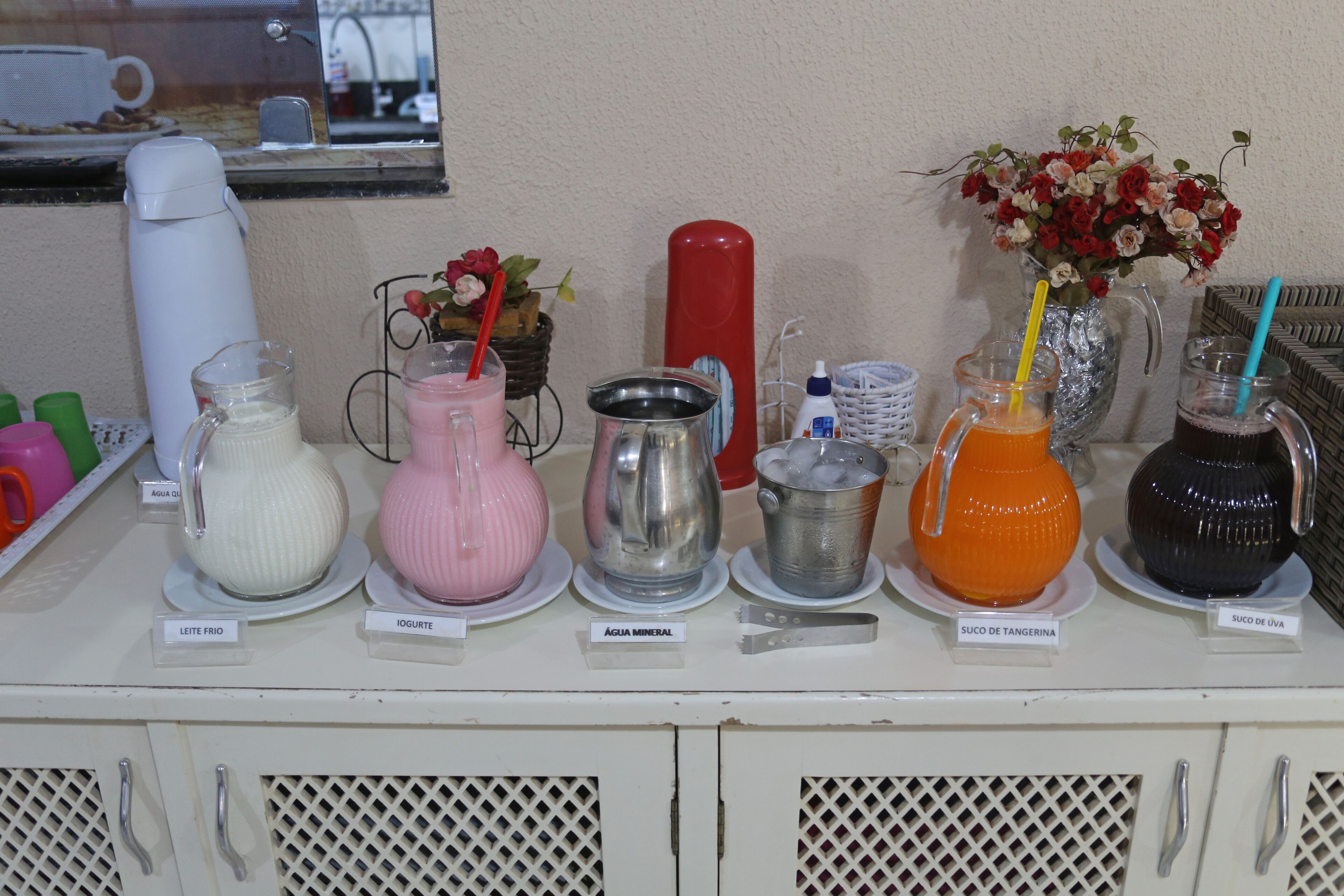 daily self-service breakfast (brl 28.00 per person)