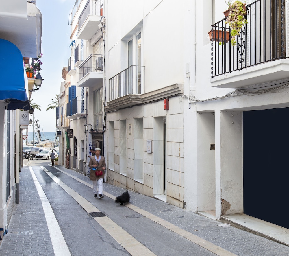 Kare No by Sitges Group Apartments by null