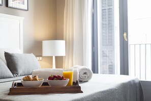 开间, 阳台 | 客房内保险箱、隔音、熨斗/熨衣板、免费 WiFi