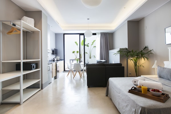 Loft, Terrace | In-room safe, soundproofing, iron/ironing board, free WiFi