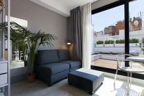 Studio, terrasse | Coin séjour