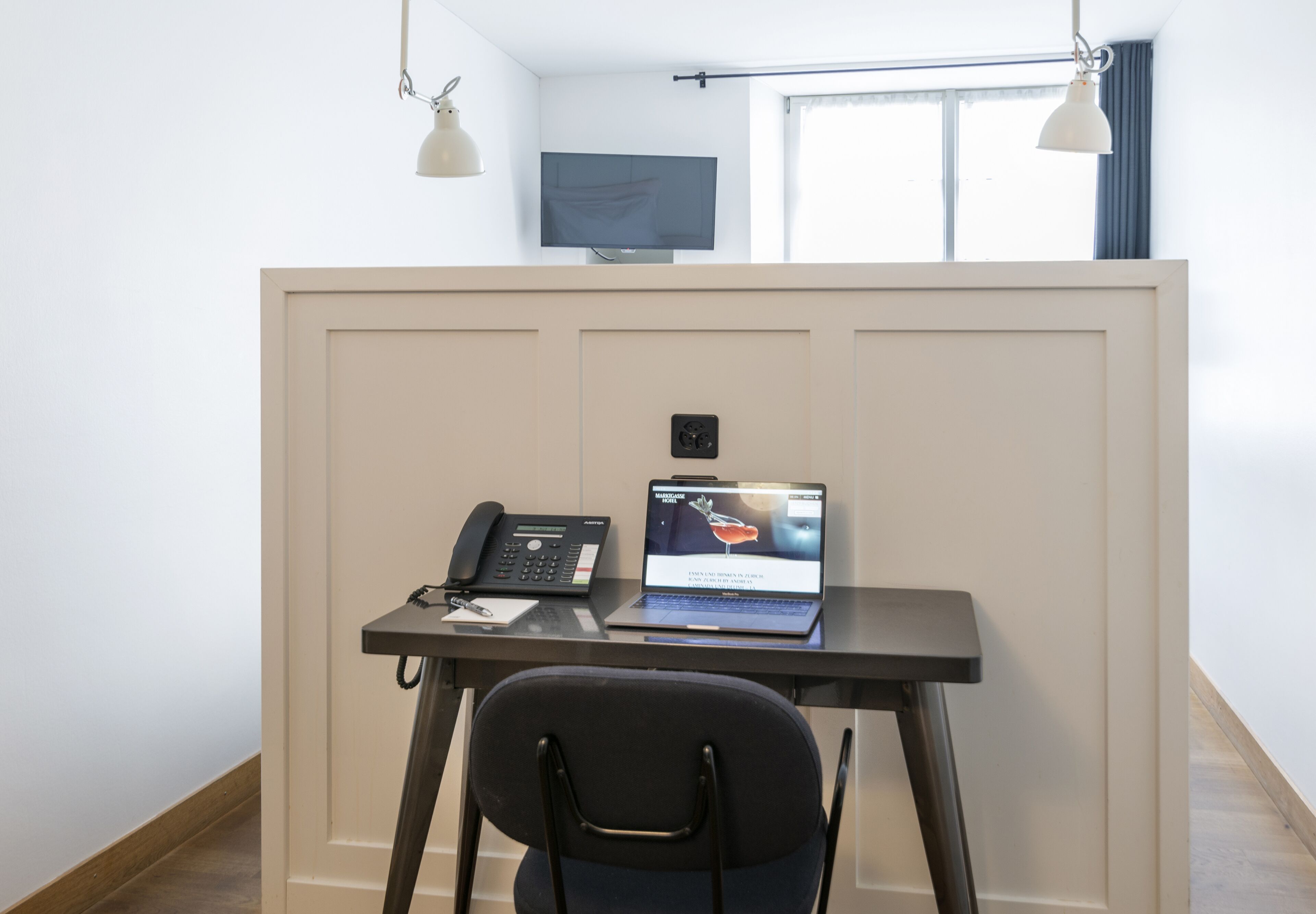 single queen | 1 bedroom, premium bedding, in-room safe, individually decorated