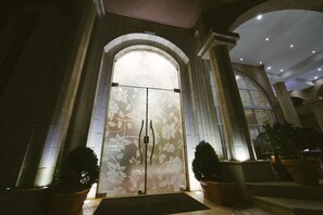 المنشأة من الخارج