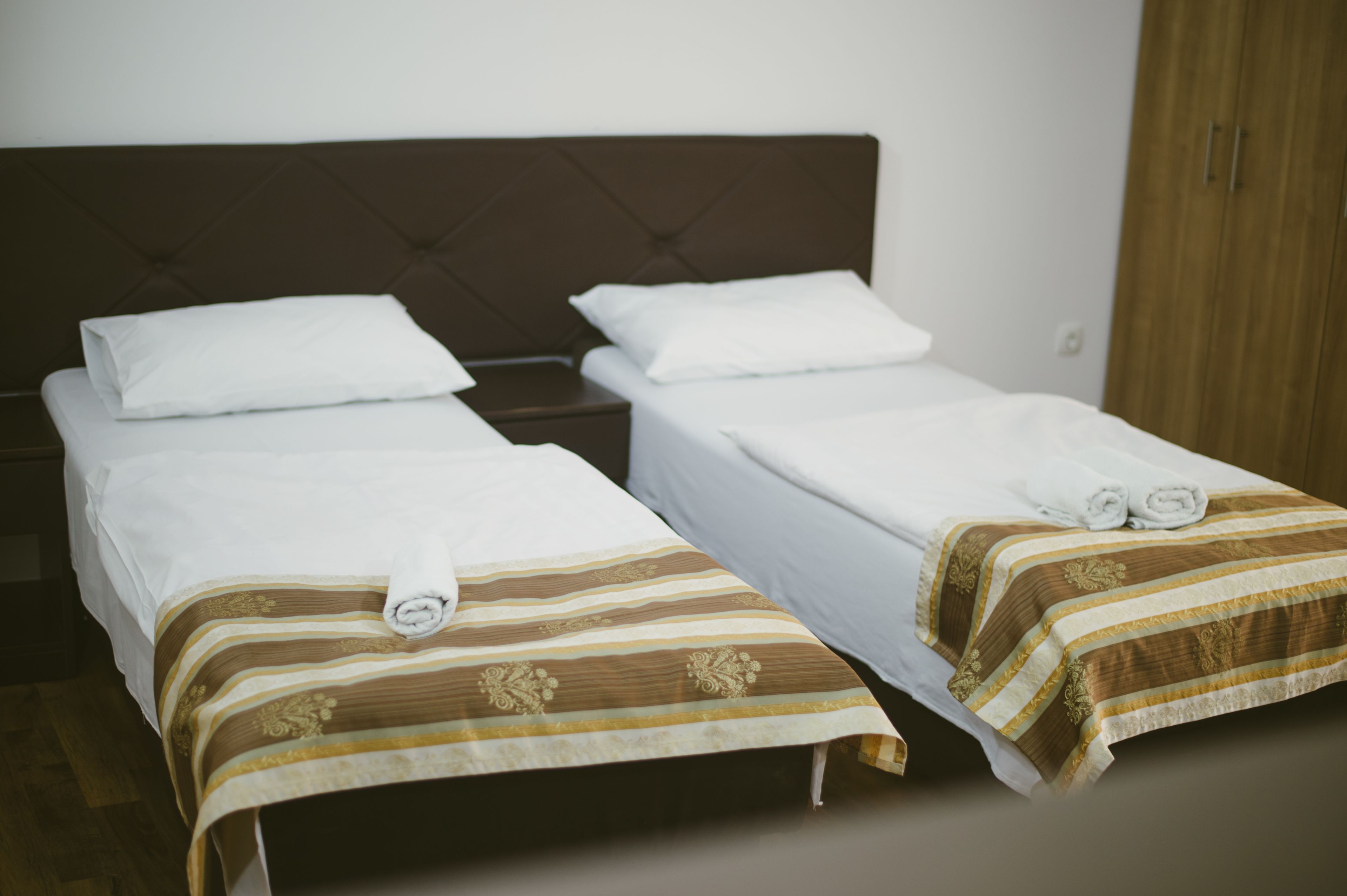 desk, iron/ironing board, free wifi