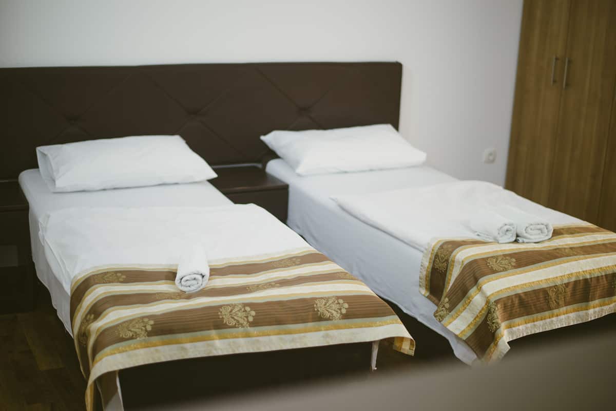 desk, iron/ironing board, free wifi