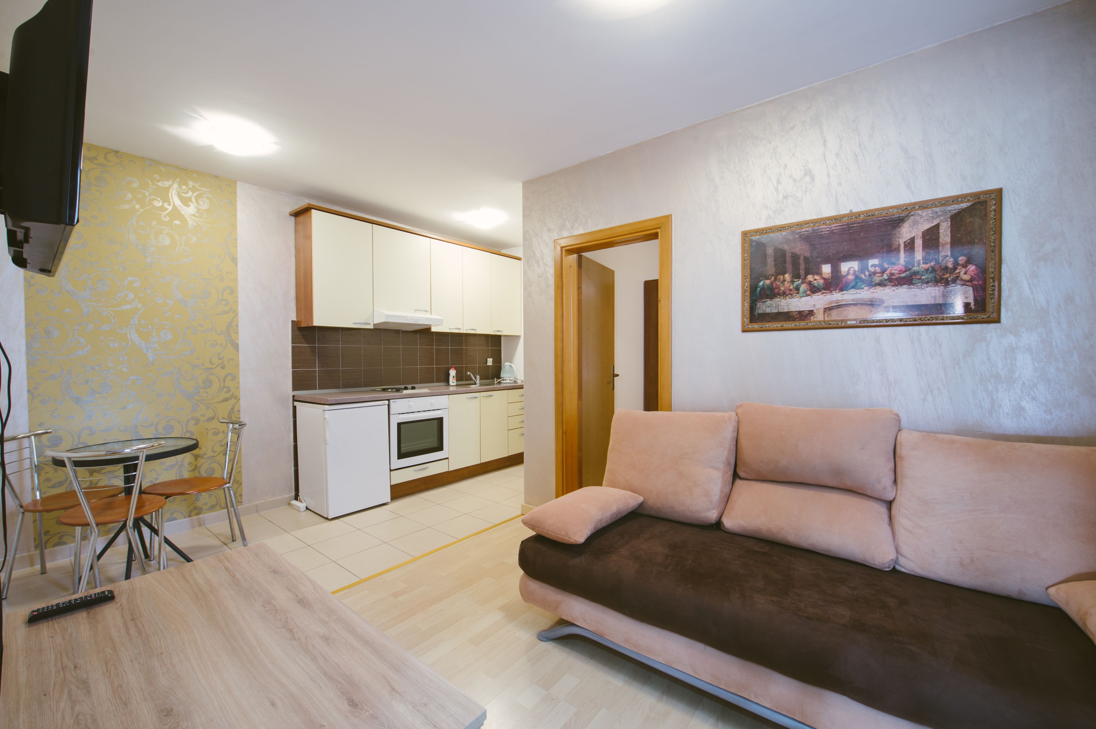 comfort apartment, 1 bedroom, non smoking, kitchen | private kitchen | fridge, microwave