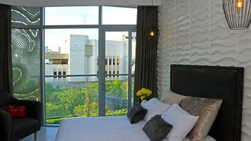 Deluxe with balcony ocean view | 客房景觀