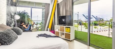 Deluxe kamer | 1 slaapkamer, een minibar, een kluis op de kamer, een bureau