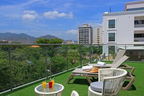 Junior suite with terrace ocean view | Terassi/patio