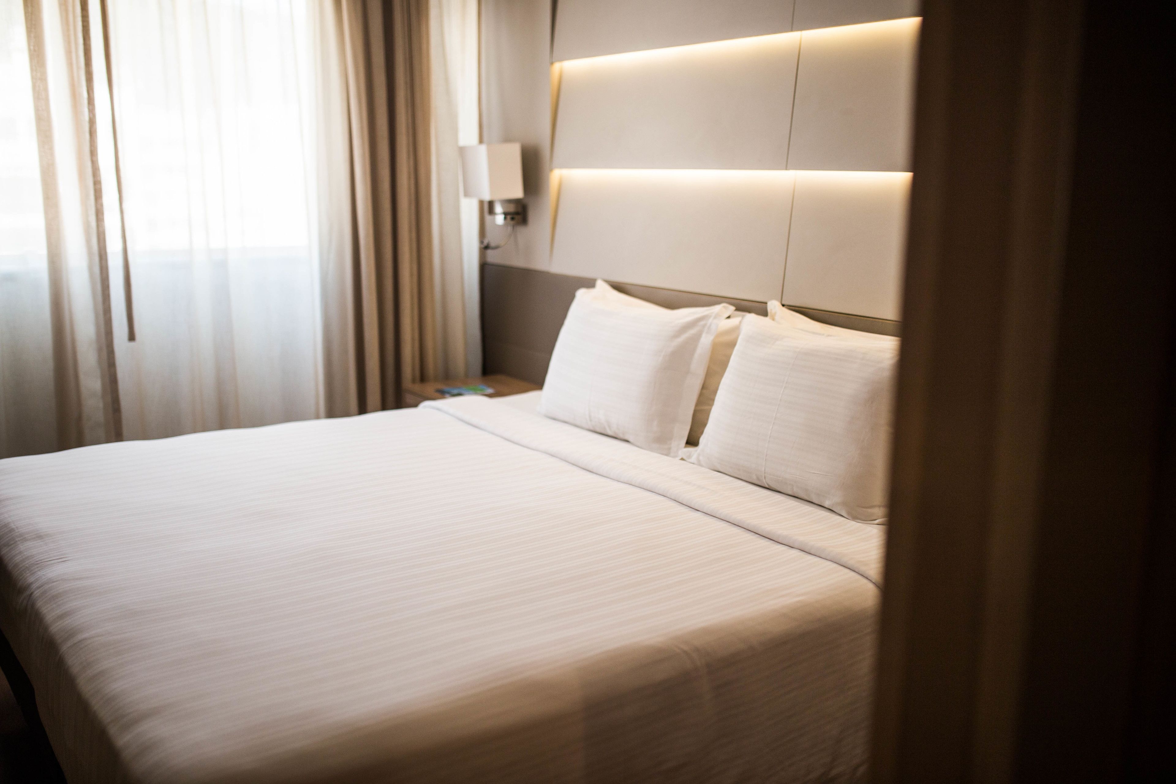 standard double room | 1 bedroom, minibar, in-room safe, individually furnished