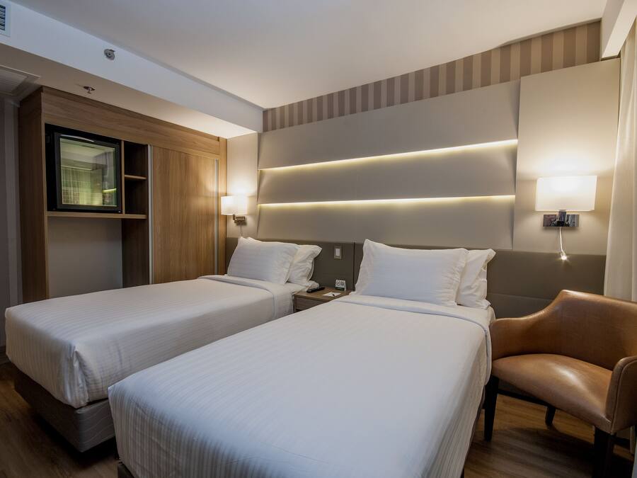 Minibar, in-room safe, individually furnished, desk