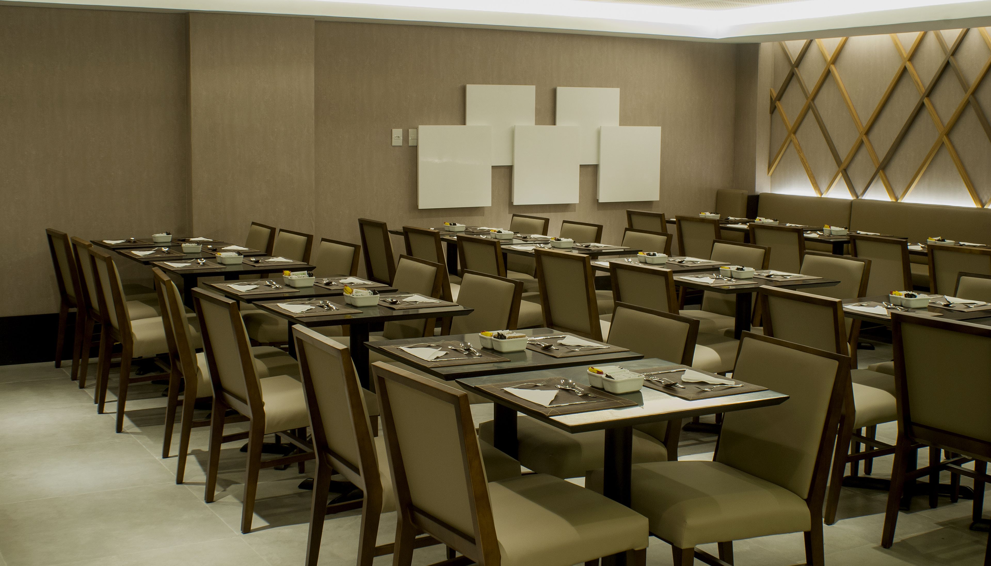 lunch and dinner served