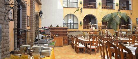 3 restaurants, Mexican cuisine