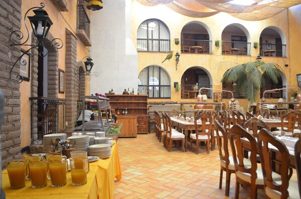 3 restaurants, Mexican cuisine