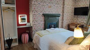 Classic Double Room, Private Bathroom | Bathroom