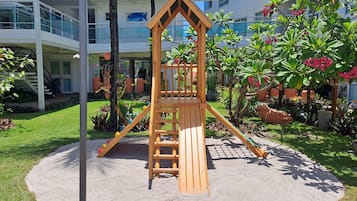 Área de juegos infantiles bajo techo