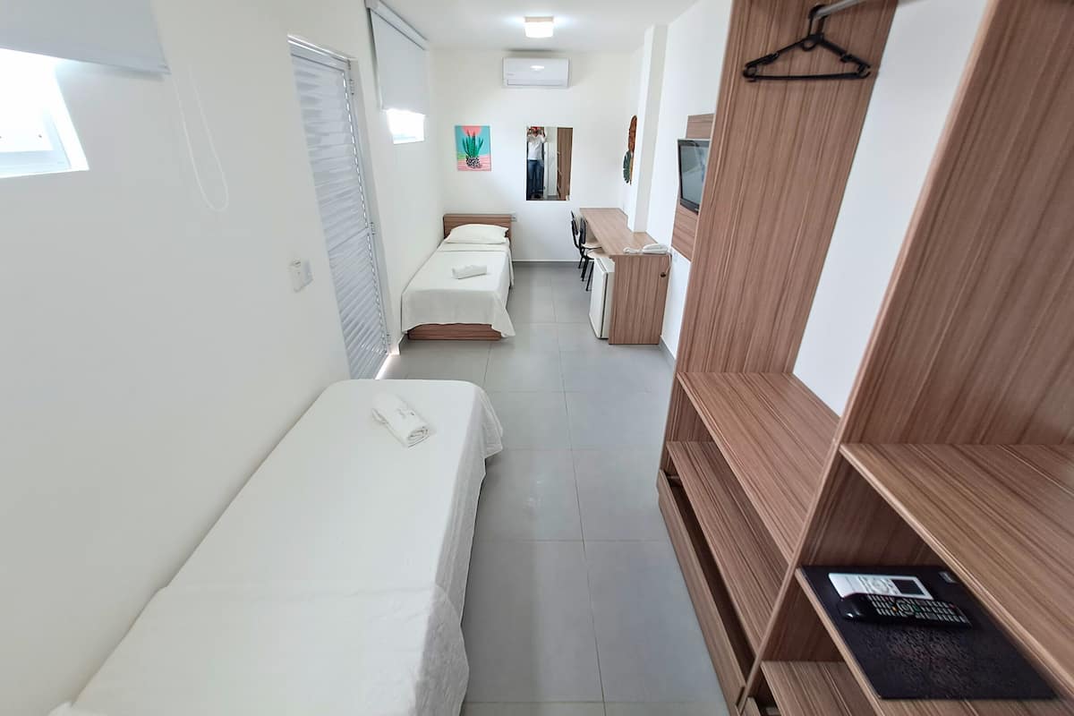 Minibar, caja de seguridad en la habitación y cortinas blackout