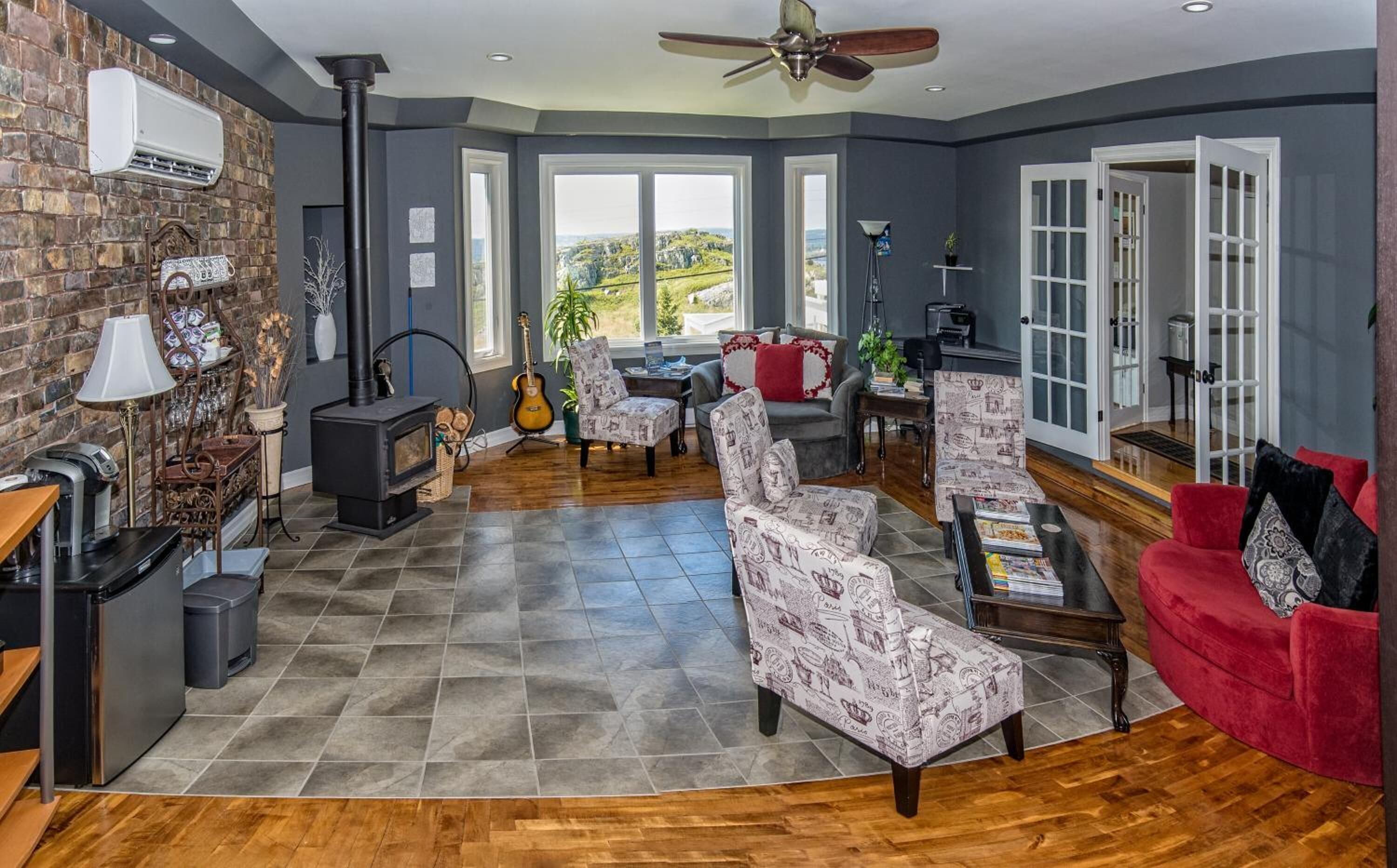 Televisión de pantalla plana y reproductor de DVD 