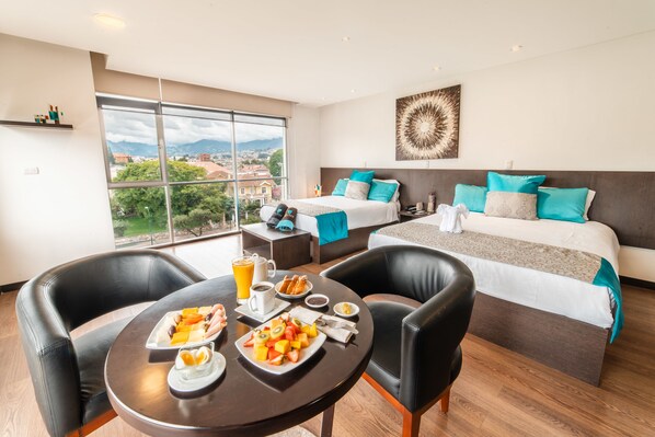 Dobbeltrom – standard, 1 soverom, eget bad, byutsikt | Sengetøy av topp kvalitet, dundyner og senger med overmadrass