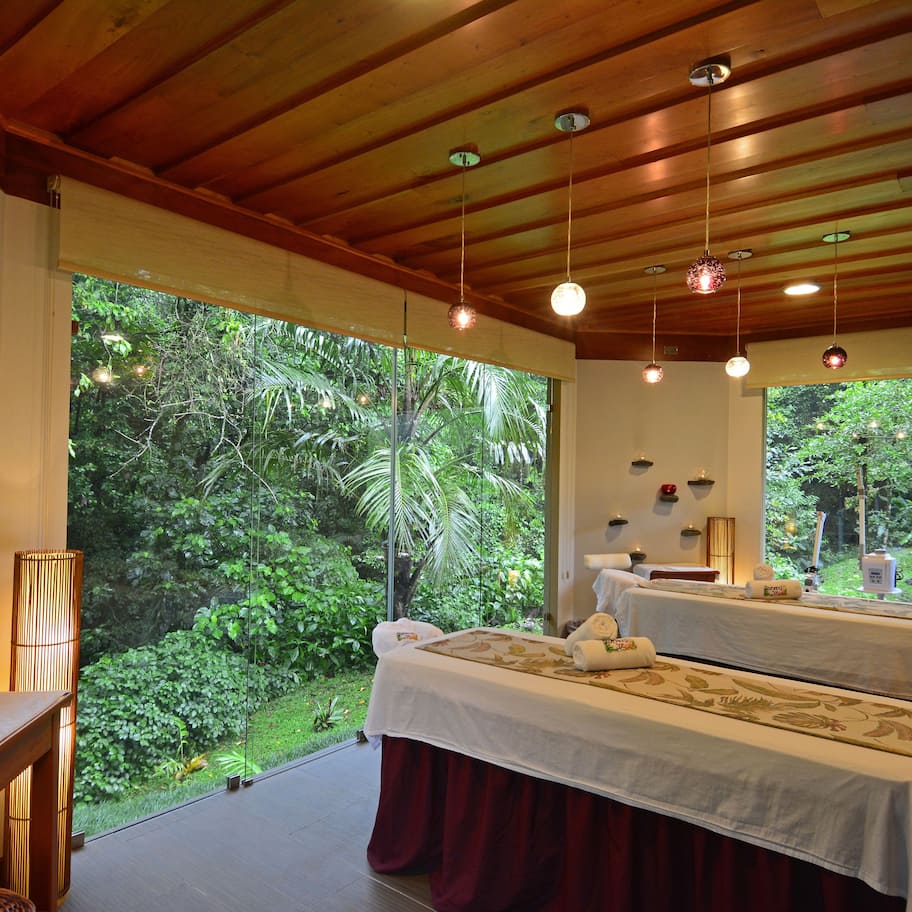 Couples treatment rooms, body treatments, aromatherapy