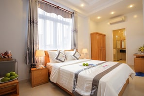 Minibar, desk, free WiFi -  Yen Nam NTT Hotel (Ho Chi Minh City)