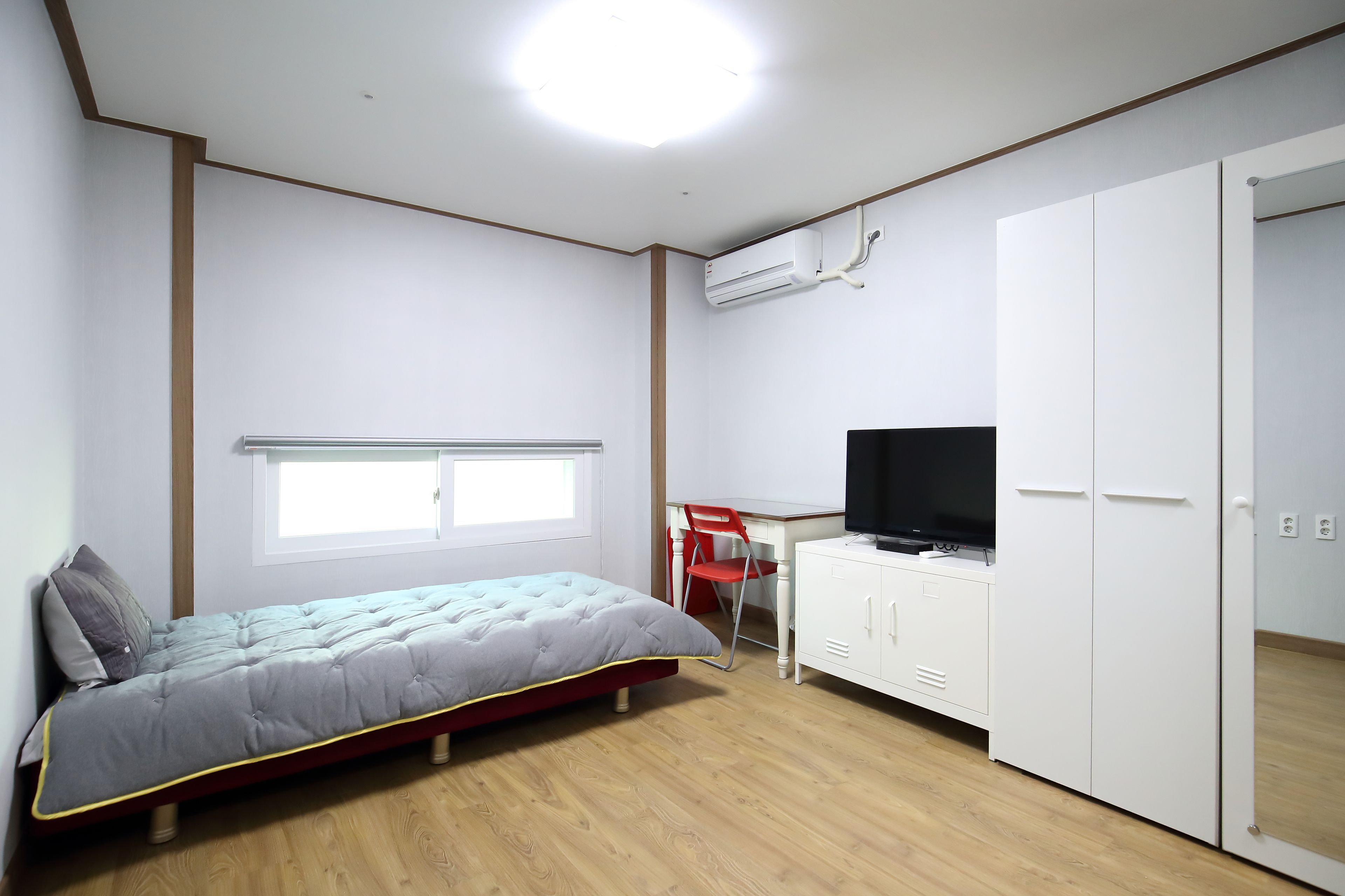 Single Room | Desk, free WiFi