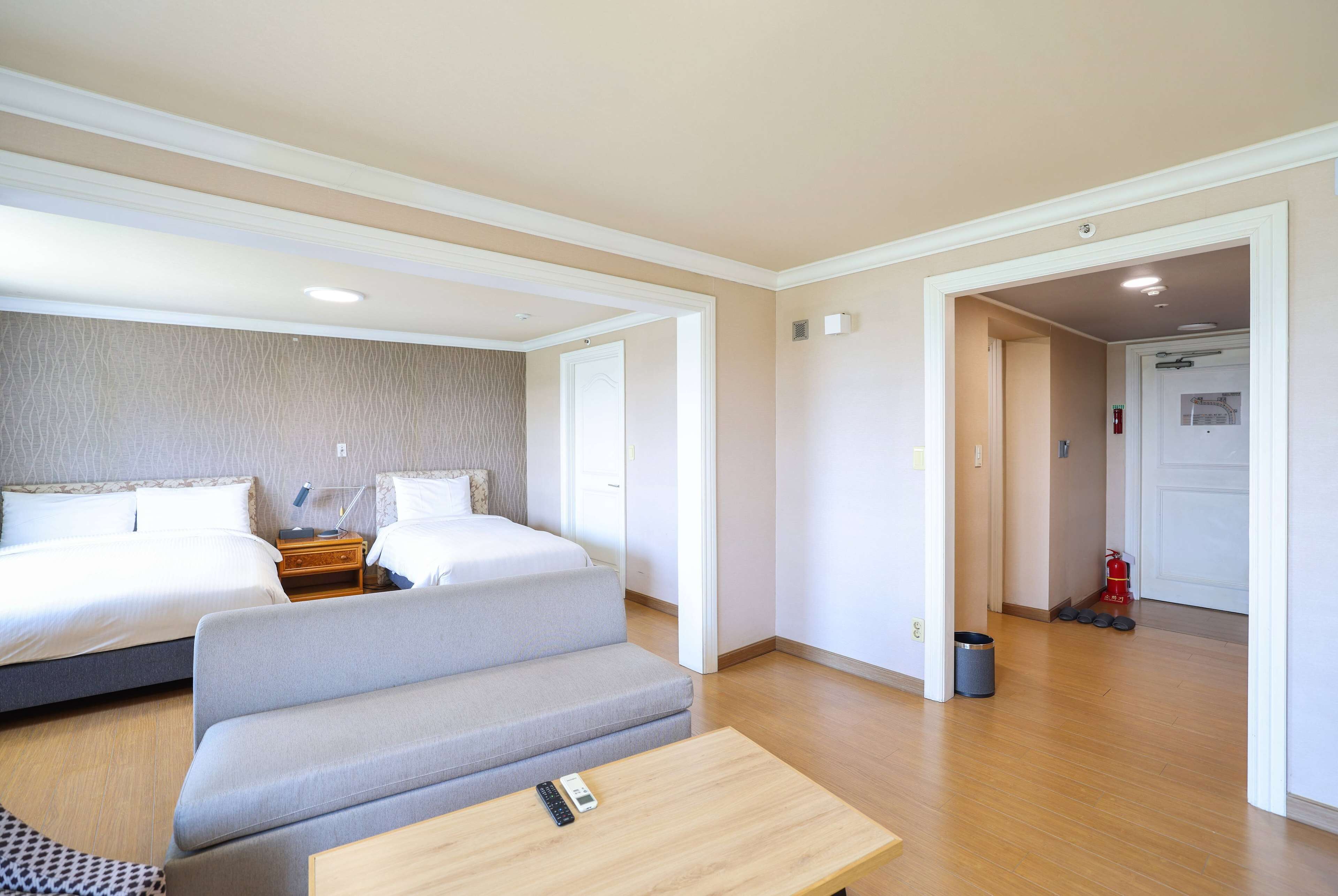 Suite, Multiple Beds, Non Smoking (Oversized) | Premium bedding, in-room safe, soundproofing, iron/ironing board