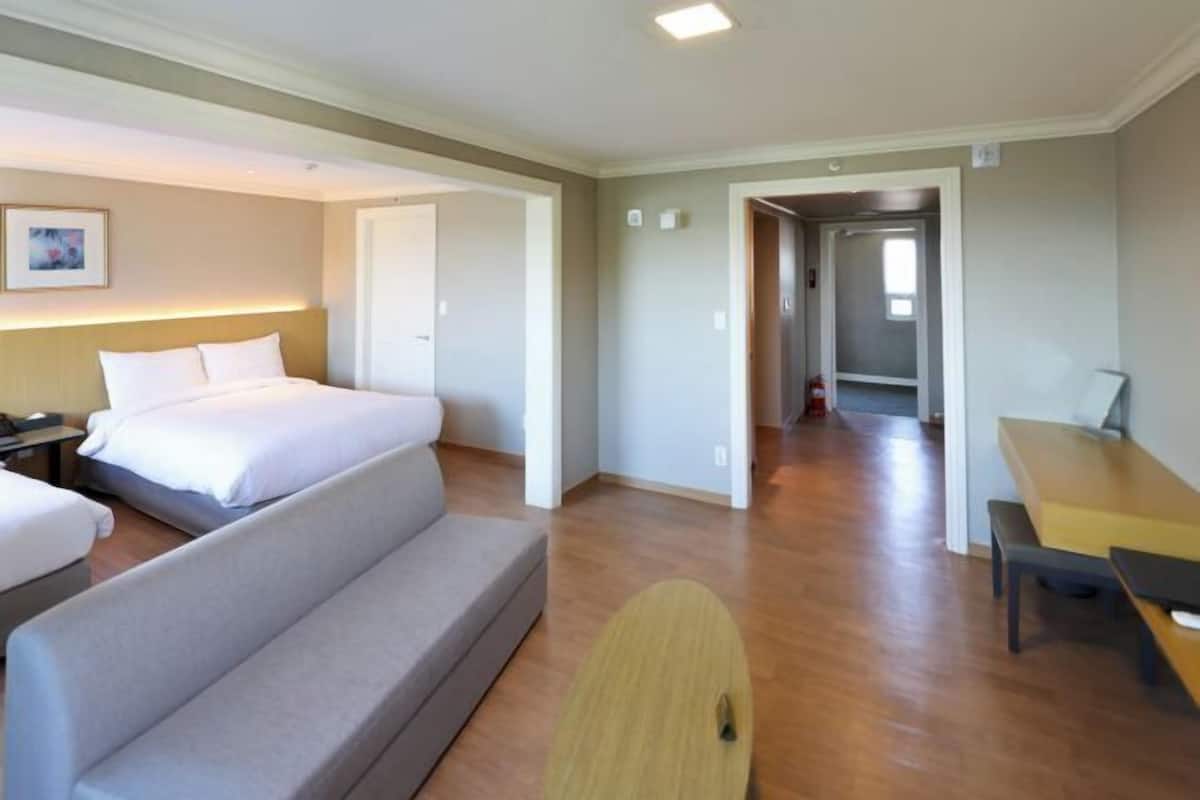 Premium bedding, in-room safe, soundproofing, iron/ironing board