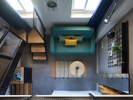 Gallery Room | Desk, free WiFi, bed sheets