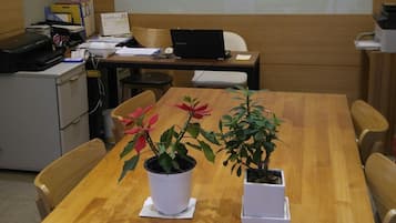 Meeting facility
