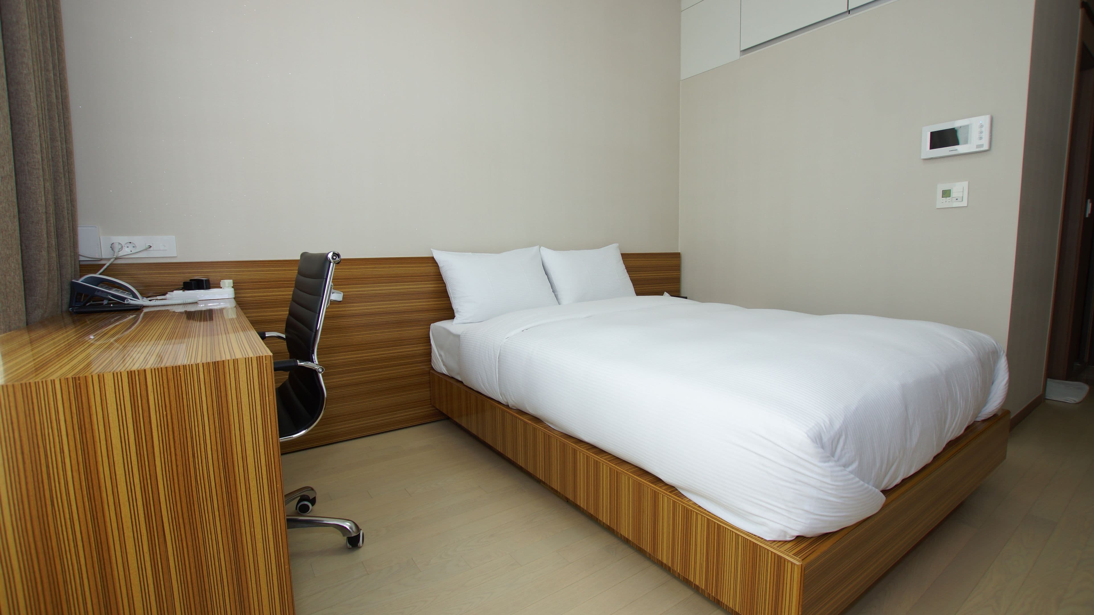 double room | down duvets, desk, free wifi