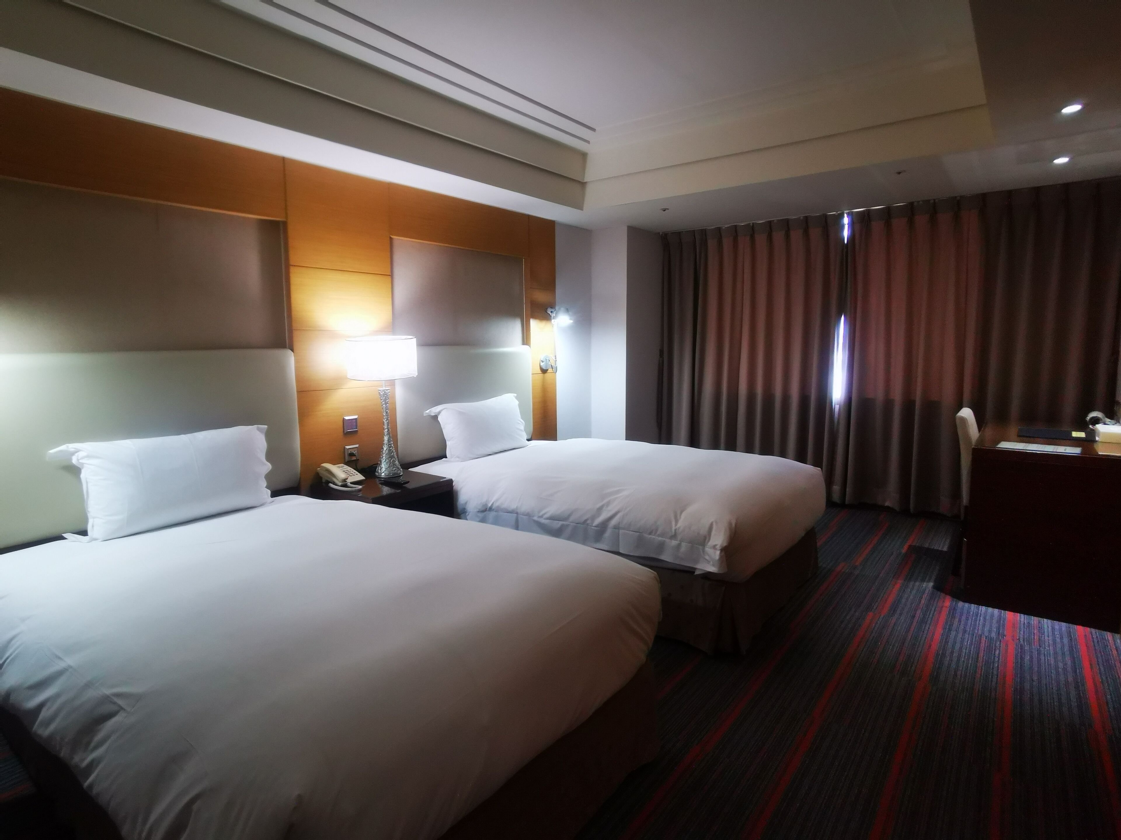 1 chambre, coffres-forts dans les chambres, bureau