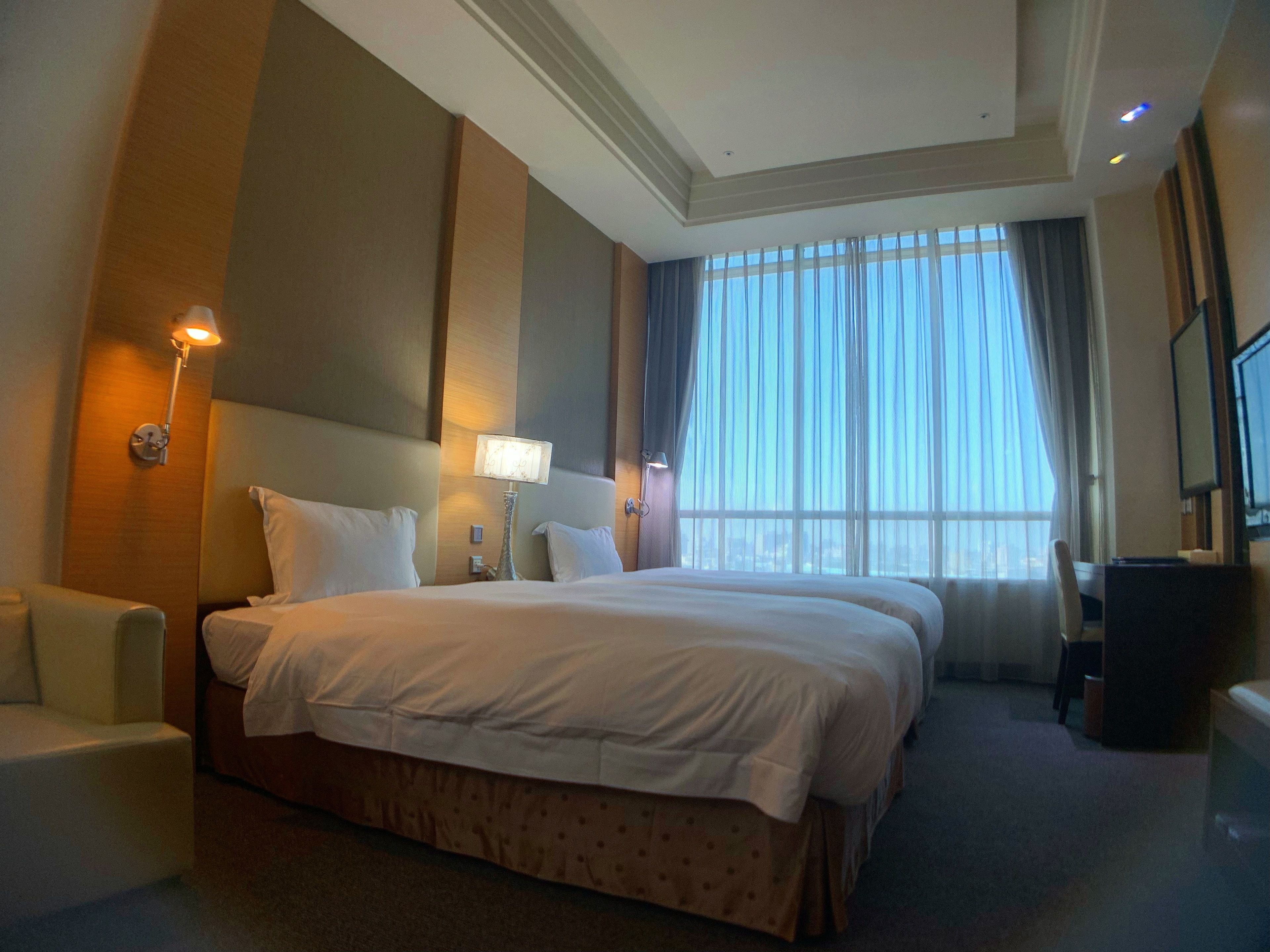 Standard Twin Room (T) | 1 bedroom, in-room safe, desk, soundproofing