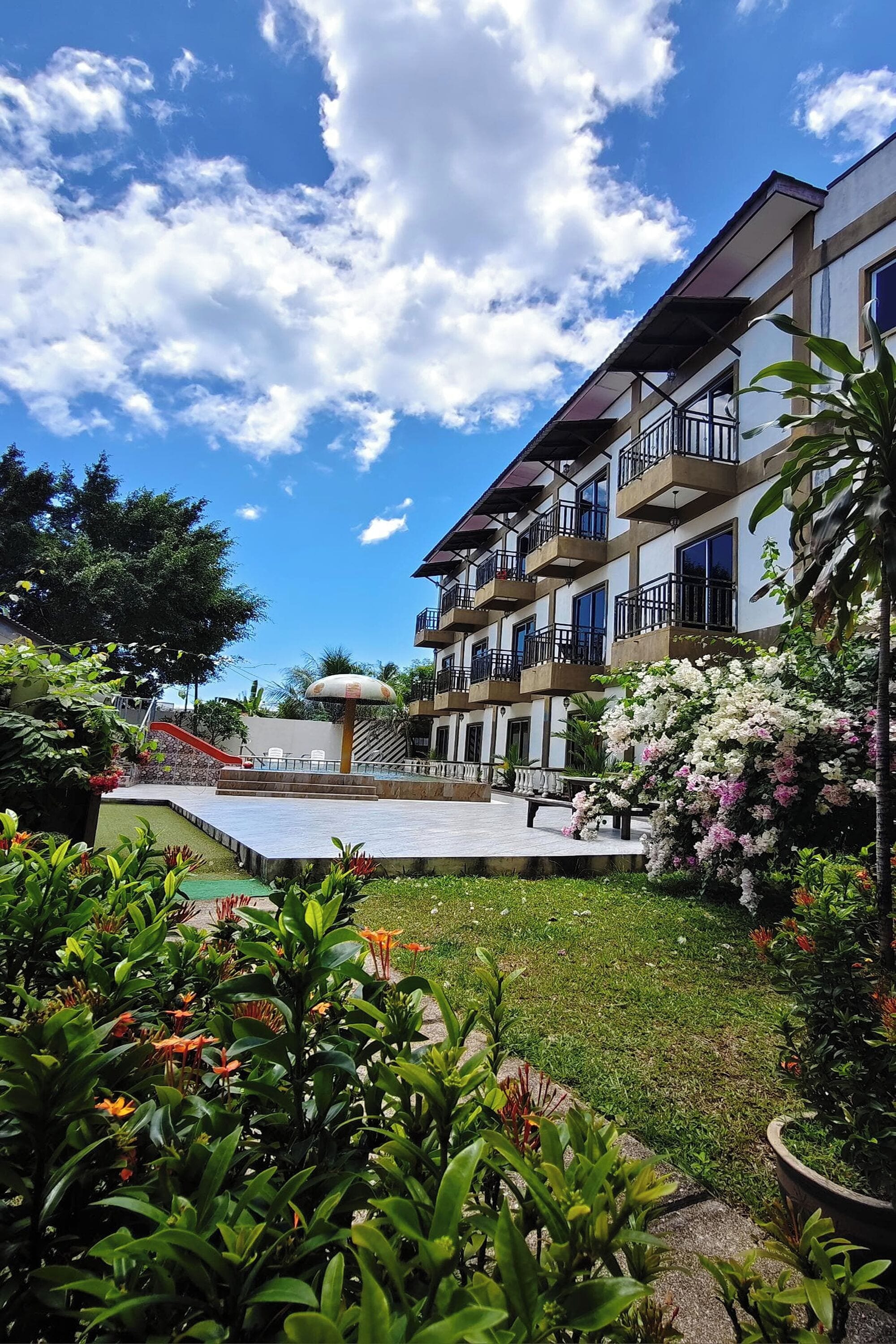 المنشأة من الخارج