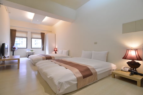 Quadruple Room | Blackout drapes, iron/ironing board, rollaway beds, free WiFi