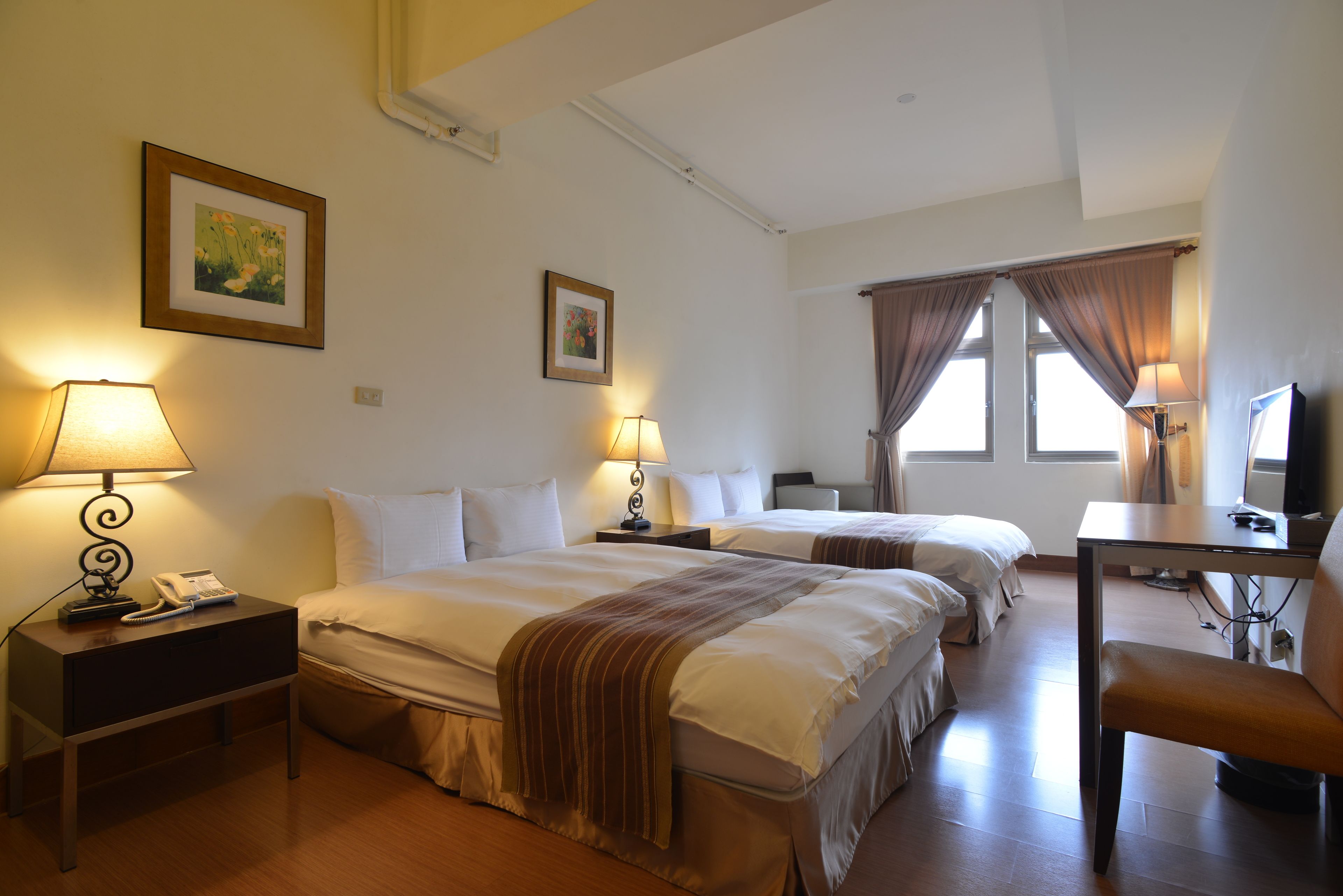 quadruple room | blackout curtains, iron/ironing board, rollaway beds, free wifi