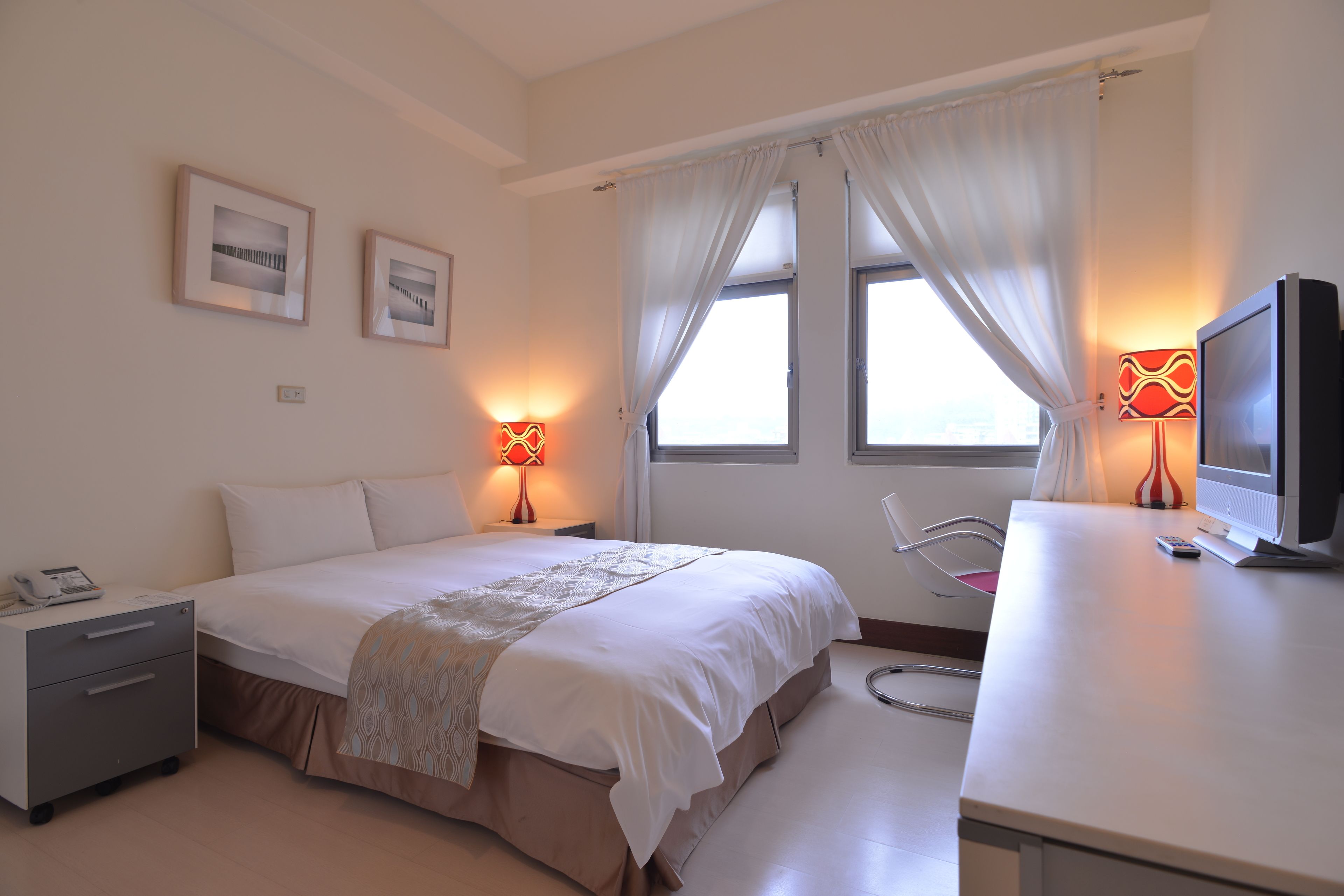 double room, 1 double bed (no bathtub) | blackout curtains, iron/ironing board, rollaway beds, free wifi