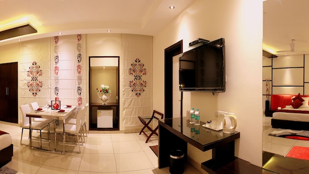 Room - Hotel Amrapali Grand (New Delhi)