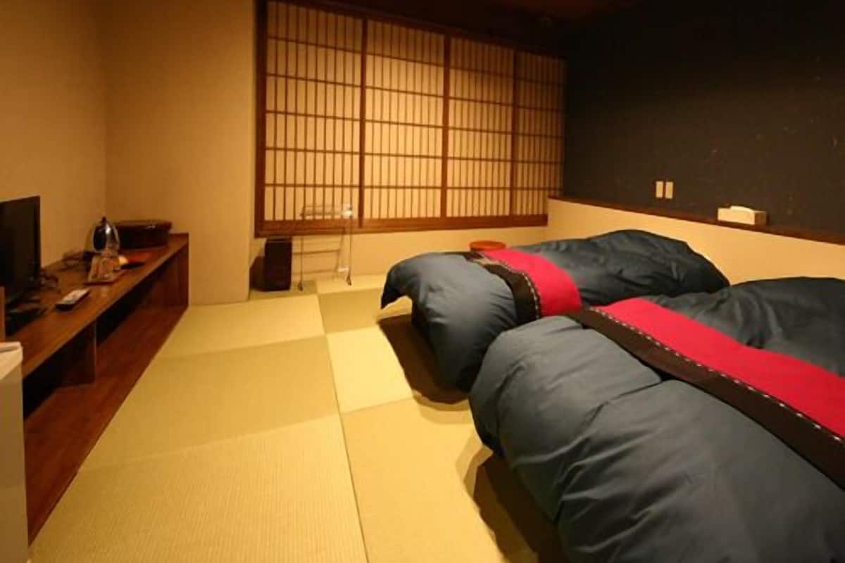 Japanese-Style Twin Room with Shared Bathroom
