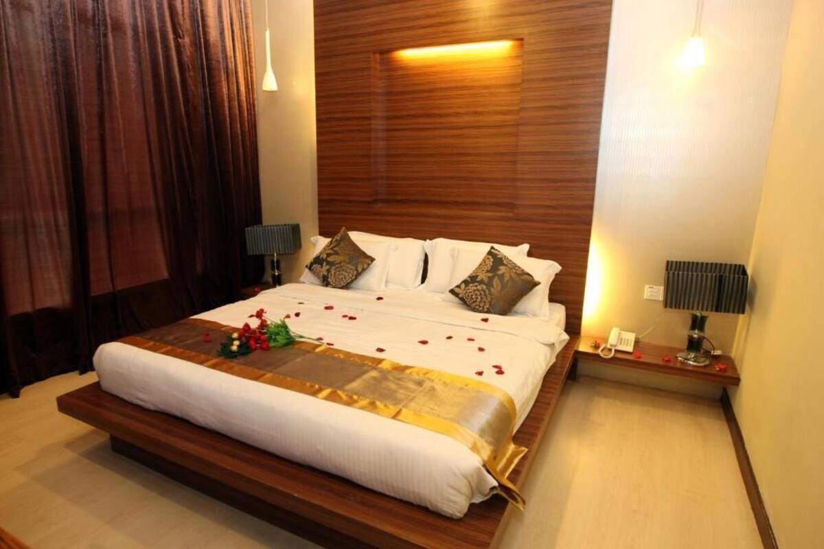 Chambre Prestige, 1 très grand lit | Coffre-fort, bureau, lit d’appoint (supplément), accès au Wi-Fi (inclus)
