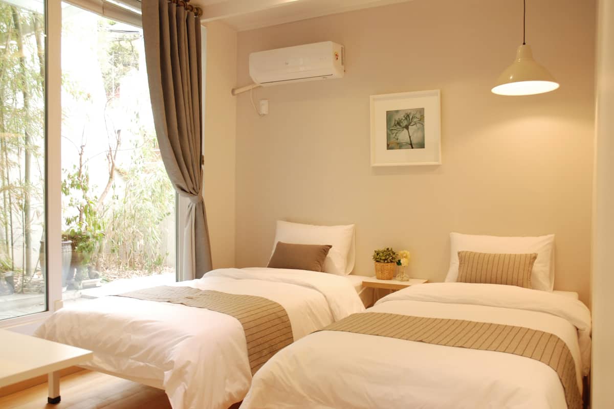Quarto duplo luxo, terraço (Ra) | Roupas de cama premium, Wi-Fi de cortesia, roupa de cama