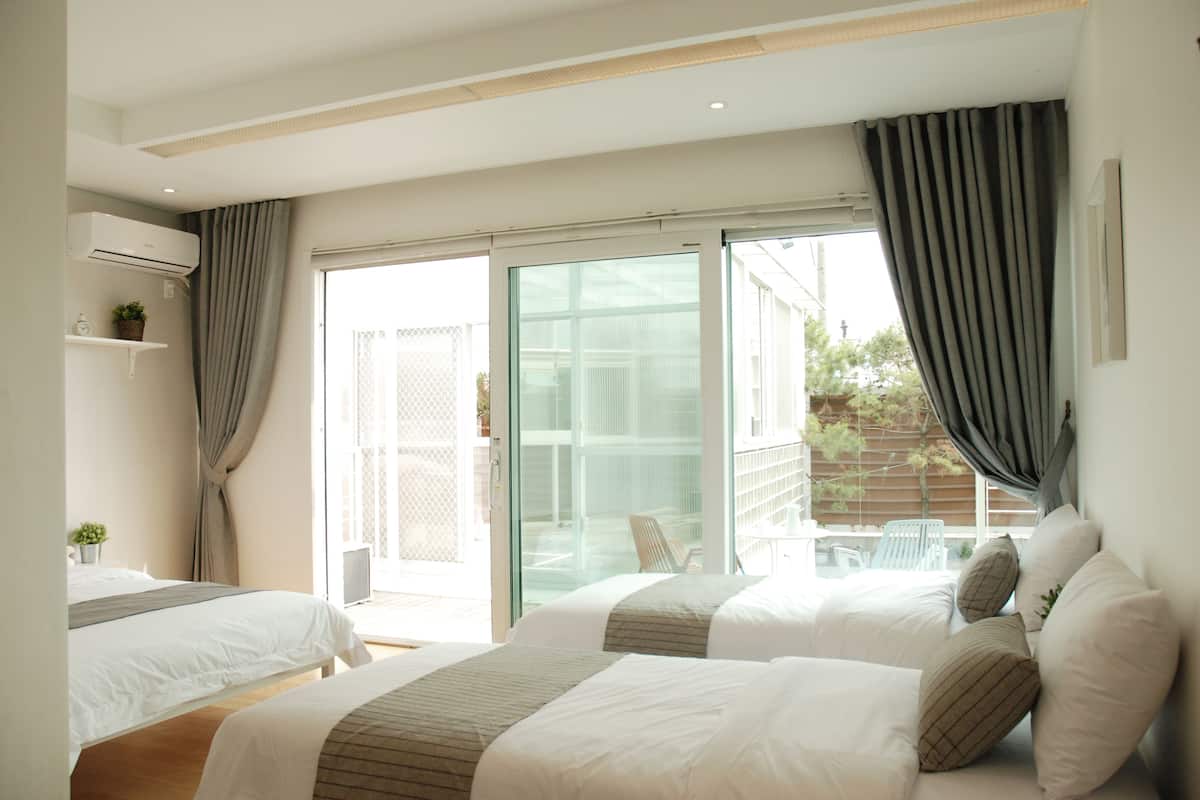 Quarto quádruplo premium, sacada (Ma) | Roupas de cama premium, Wi-Fi de cortesia, roupa de cama