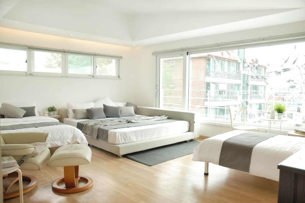 Quarto família (Premium, Ja) | Roupas de cama premium, Wi-Fi de cortesia, roupa de cama