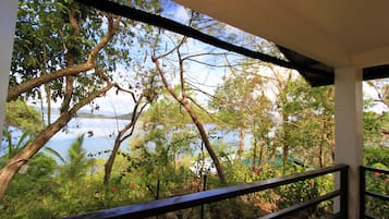 Casa de campo, vista para o oceano | Berços grátis, roupa de cama