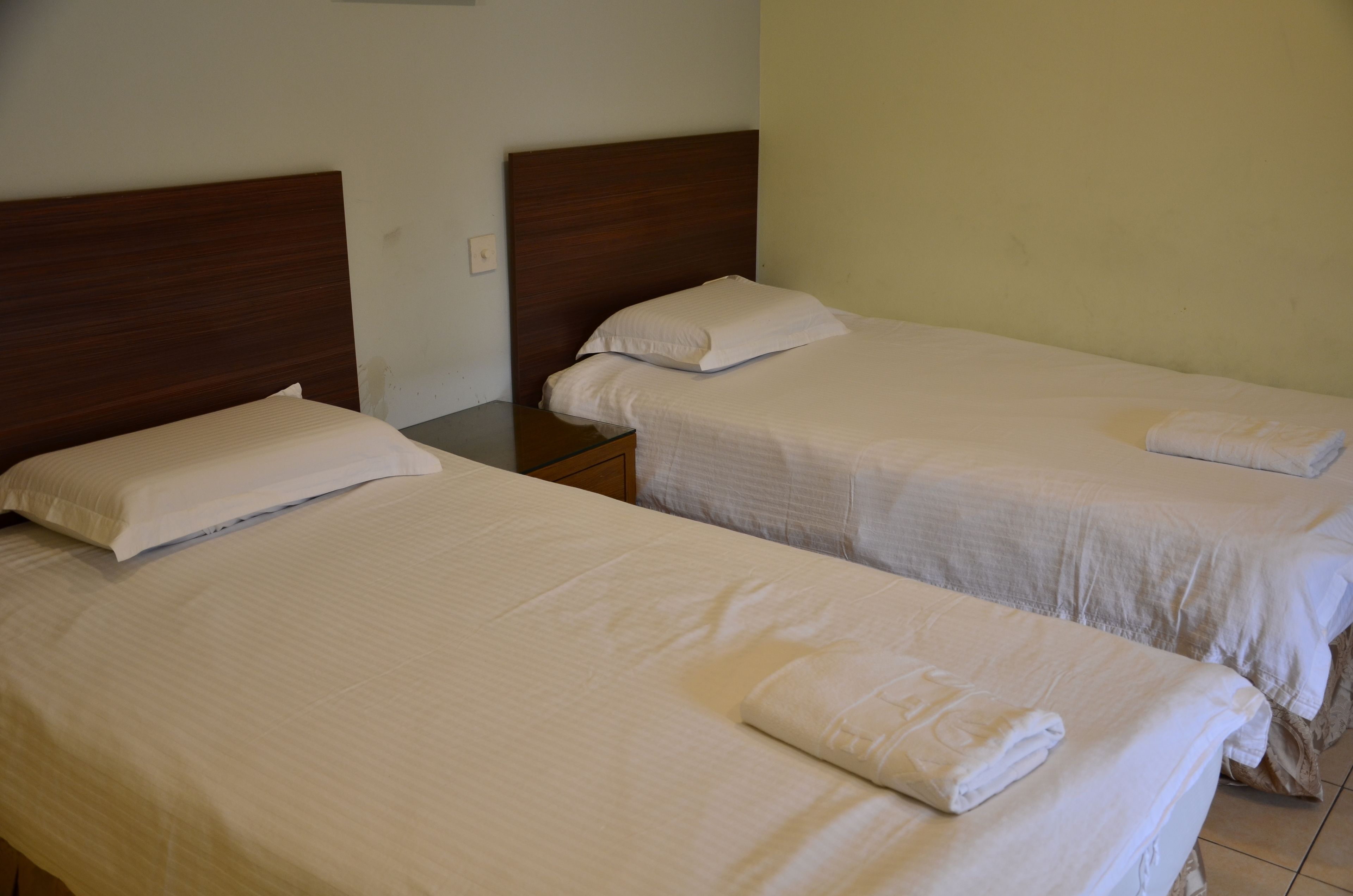 Habitación Deluxe con 2 camas individuales | Escritorio y wifi gratis