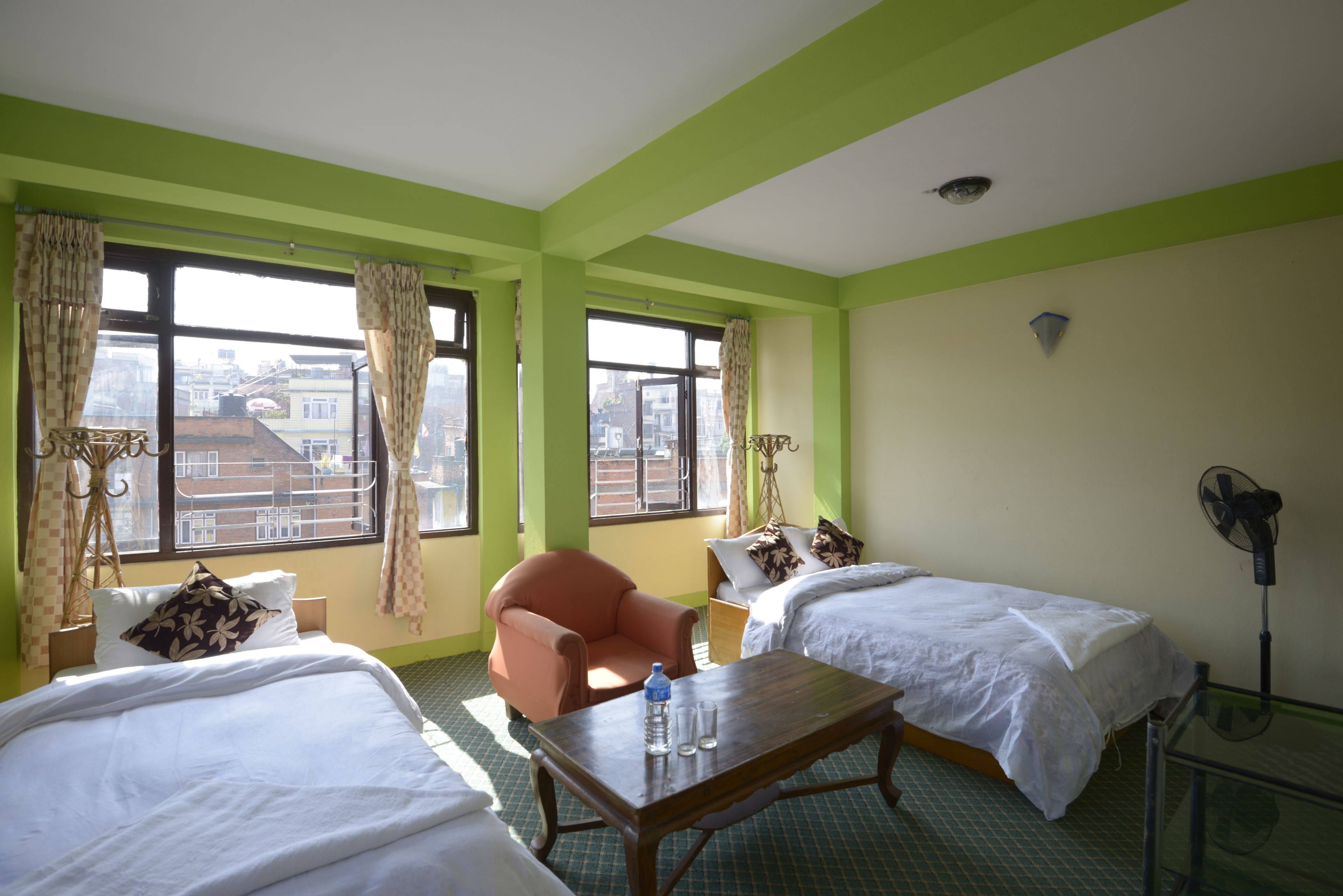 standard triple room | 1 bedroom, in-room safe, desk, free wifi