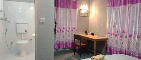 Comfort Double Room | In-room safe, desk, free WiFi