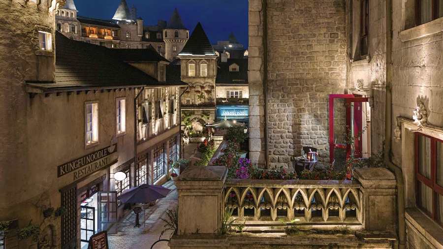 Mercure Danang French Village Bana Hills
