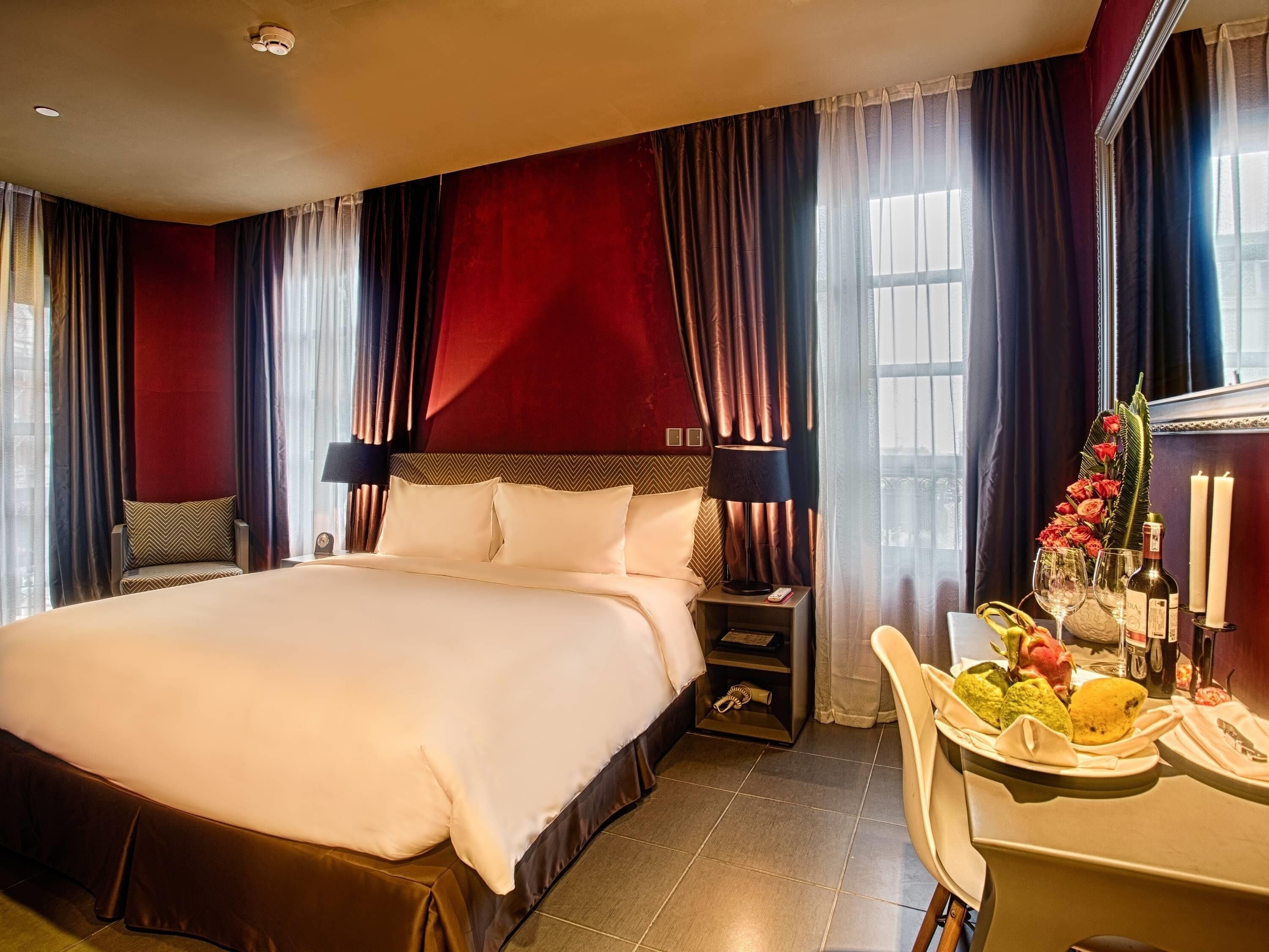 Superior Room, 1 King Bed | In-room safe, individually furnished, desk, laptop workspace