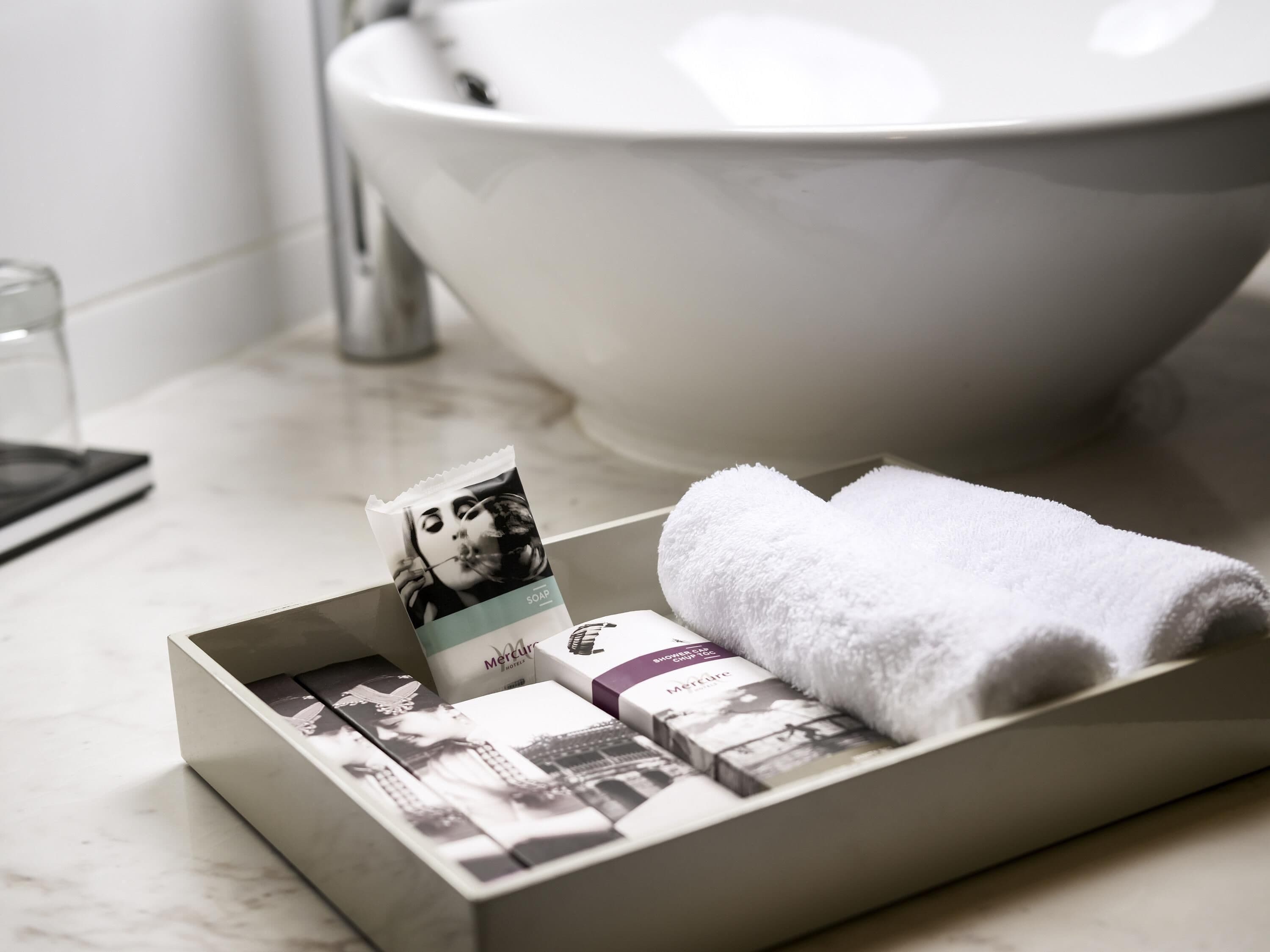 Coffres-forts dans les chambres, ameublement personnalisé, bureau